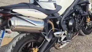 Triumph Street Triple (2007 - 12)  (2)