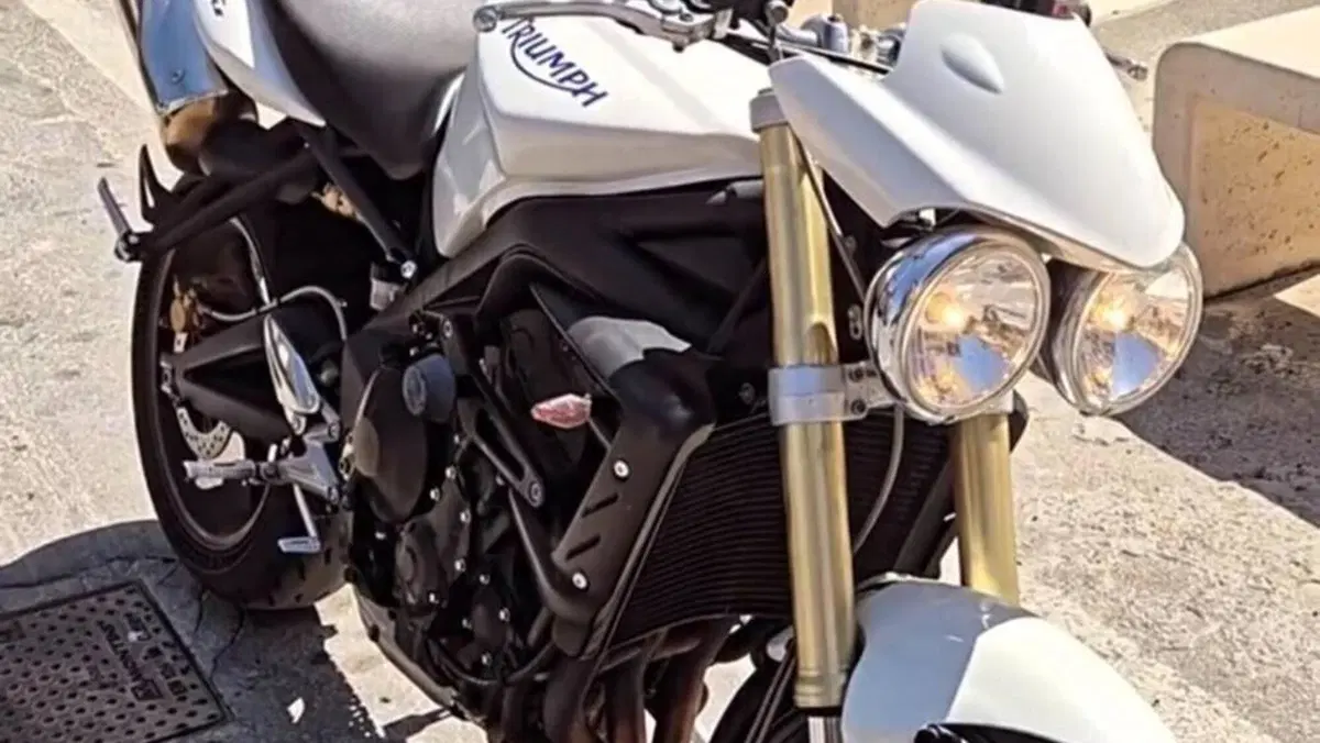 Triumph Street Triple (2007 - 12) 
