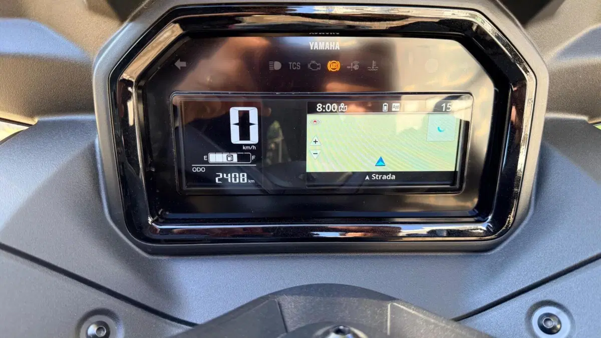 Yamaha X-Max 300 Tech Max (2025 - 26)  (2)