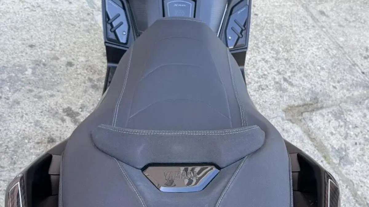 Yamaha X-Max 300 Tech Max (2025 - 26)  (3)