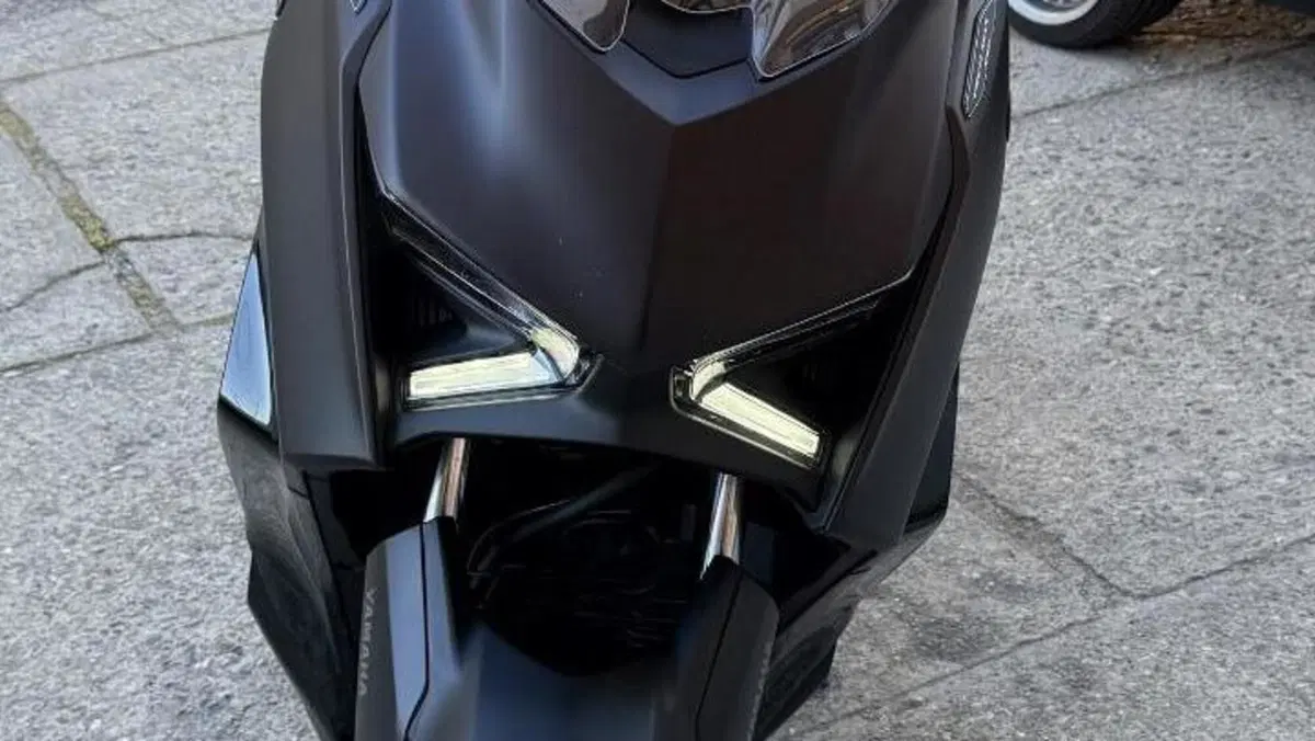 Yamaha X-Max 300 Tech Max (2025 - 26)  (7)