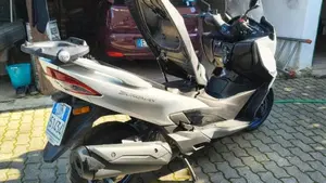 Suzuki Burgman 400 (2022 - 24)  (2)