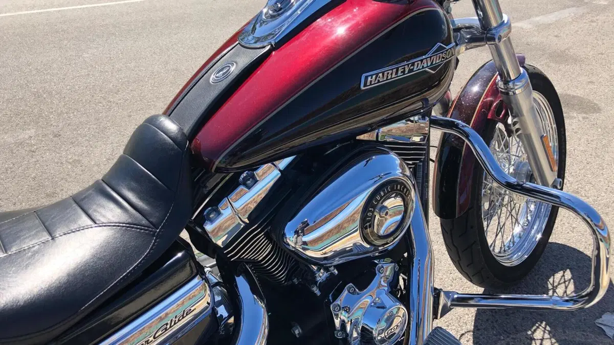 Harley-Davidson 1690 Super Glide Custom (2014) - FXDC  (2)