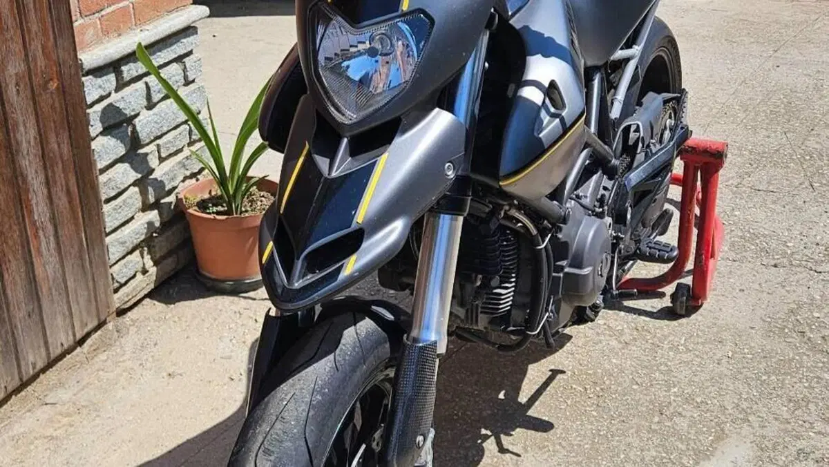 Ducati Hypermotard 796 (2012)  (2)