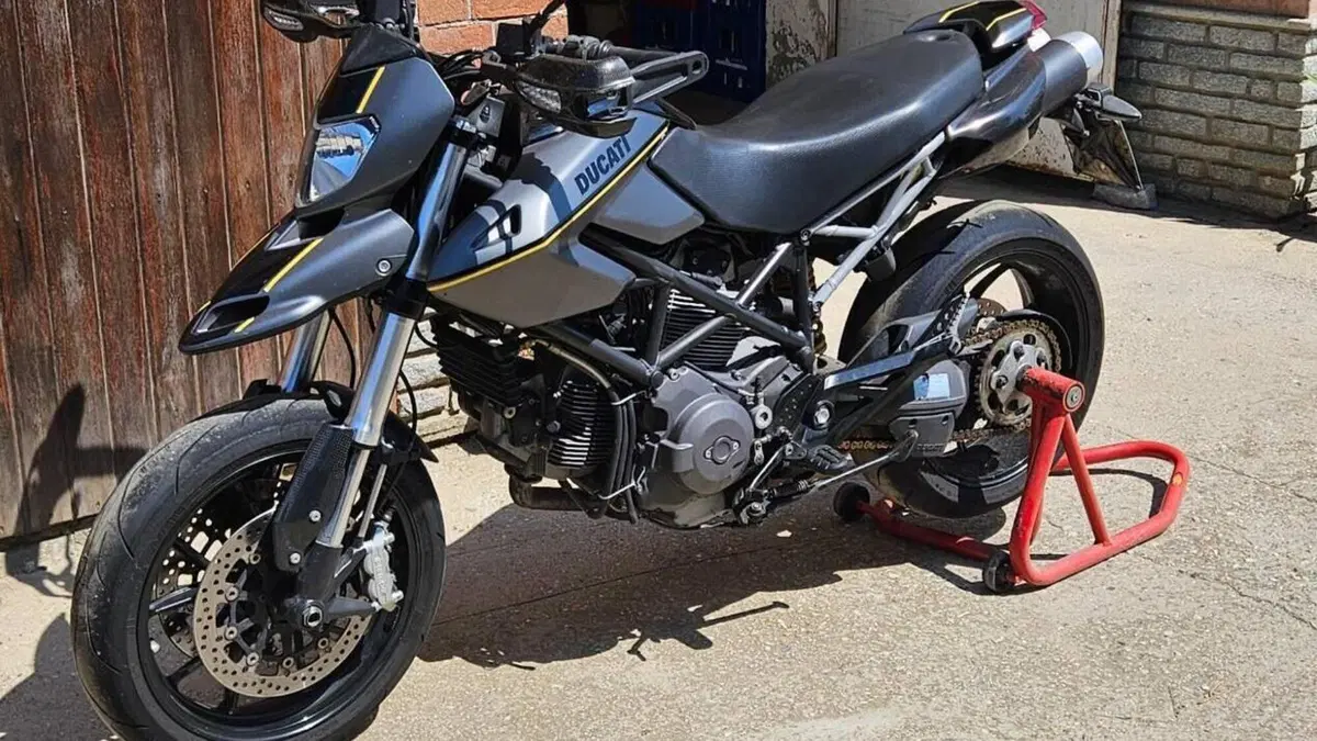 Ducati Hypermotard 796 (2012) 