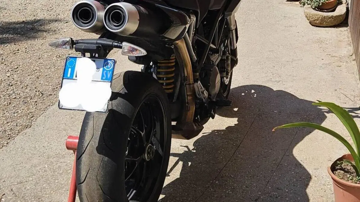 Ducati Hypermotard 796 (2012)  (4)