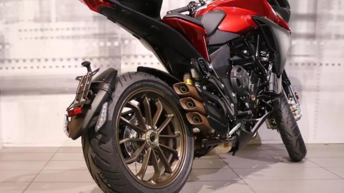 MV Agusta Turismo Veloce 800 Lusso (2021 - 22)  (9)