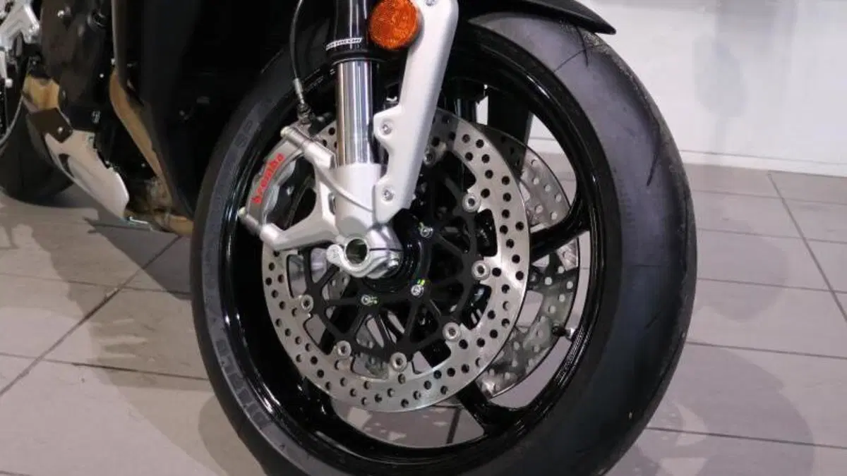 MV Agusta Brutale 1000 RS (2022 - 26)  (9)
