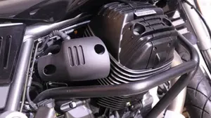 Moto Guzzi V85 TT Guardia d'Onore (2022 - 23)  (9)