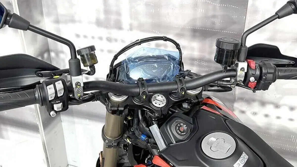 Ducati Hypermotard 698 Mono (2024 - 26)  (6)