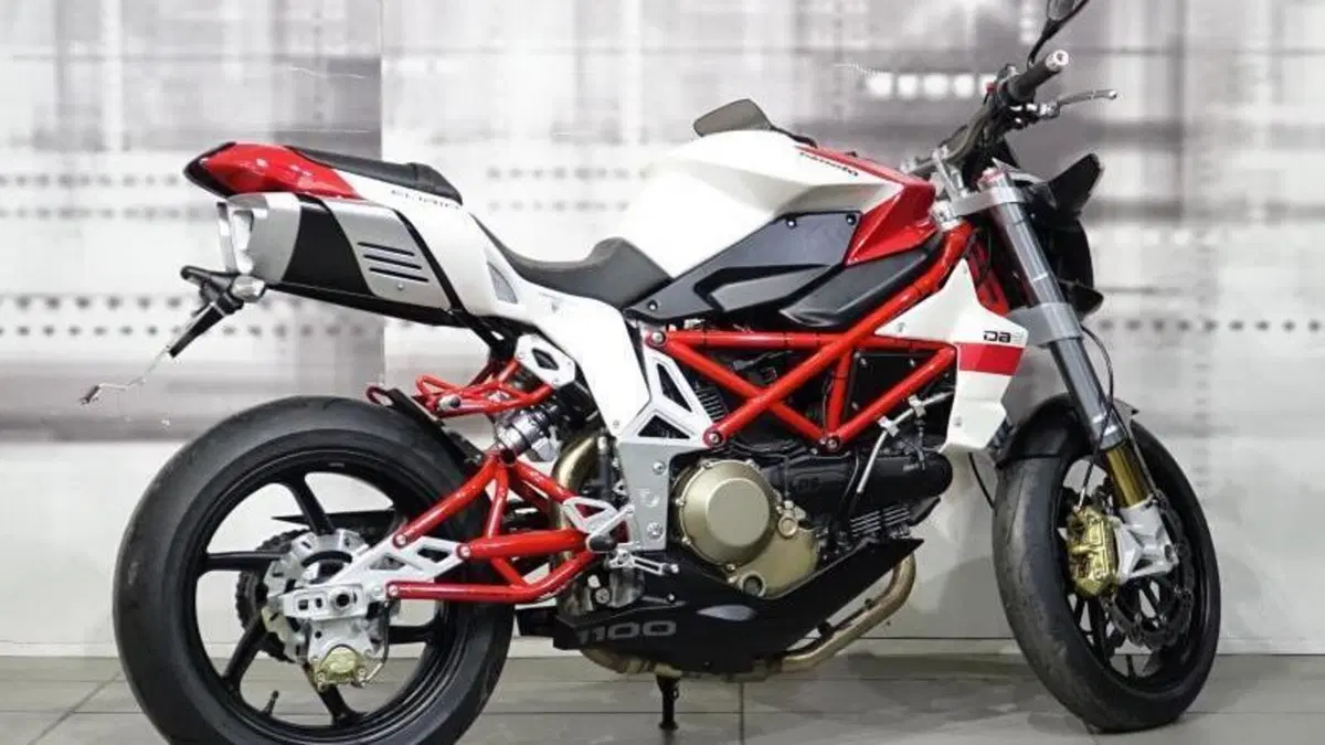 Bimota DB6 Delirio E (2006 - 15)  (8)