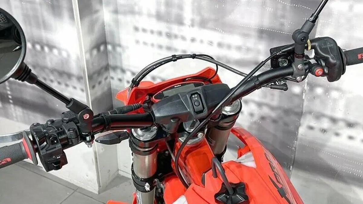 Betamotor RR 125 4T Enduro R (2024 - 26)  (6)