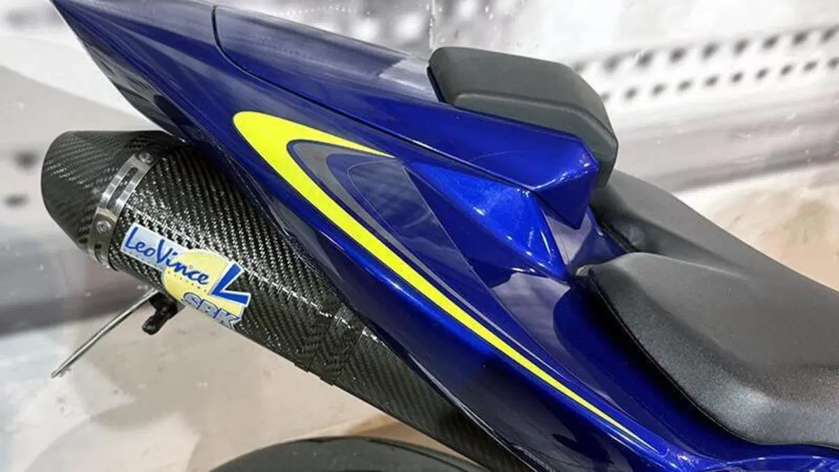 Yamaha YZF R1 (2004 - 05)  (6)