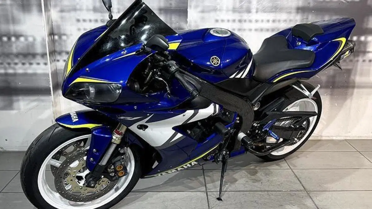 Yamaha YZF R1 (2004 - 05)  (7)