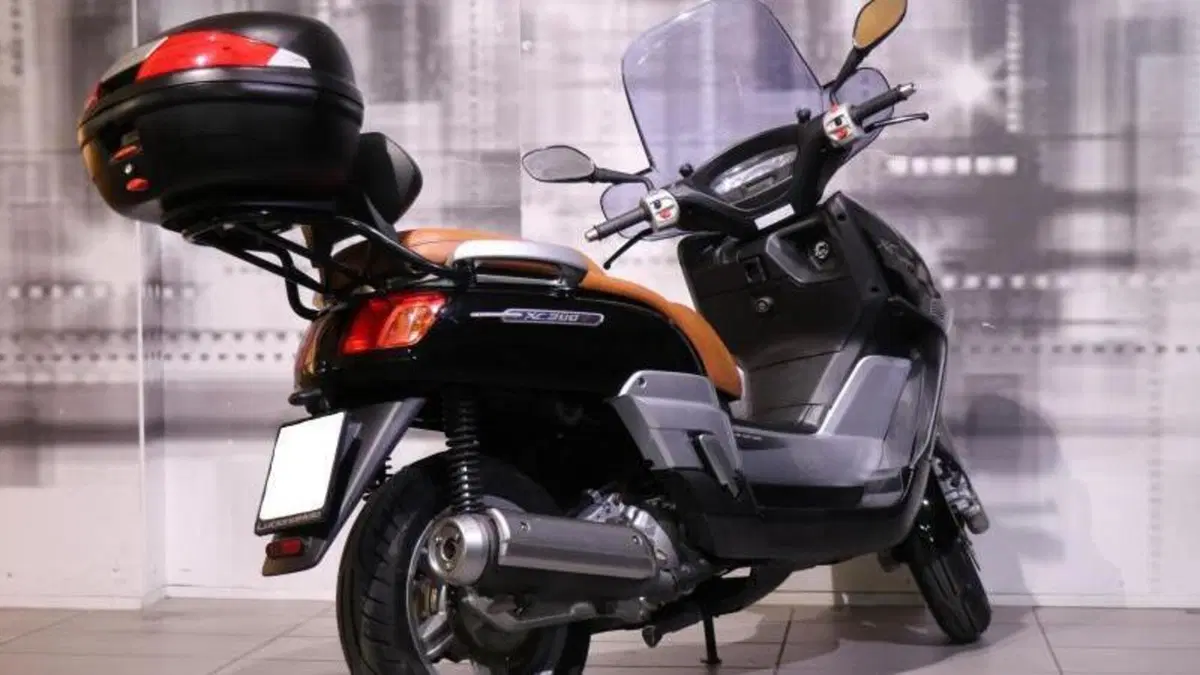 Yamaha XC 300 Versity  (8)