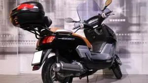 Yamaha XC 300 Versity  (8)