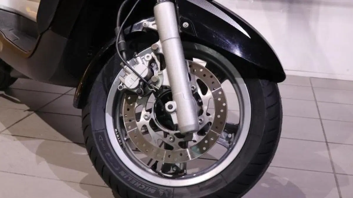 Yamaha XC 300 Versity  (9)