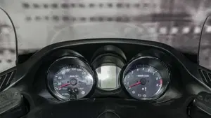 Yamaha Majesty 400 (2004 - 08)  (6)