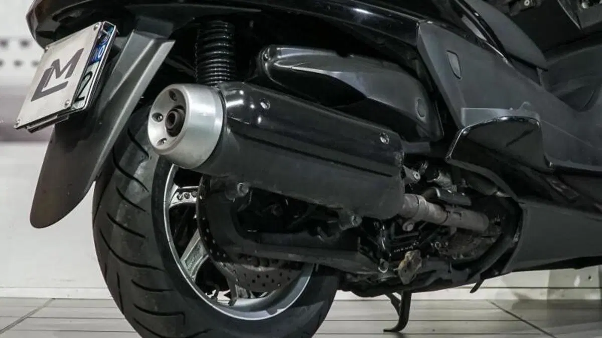 Yamaha Majesty 400 (2004 - 08)  (9)