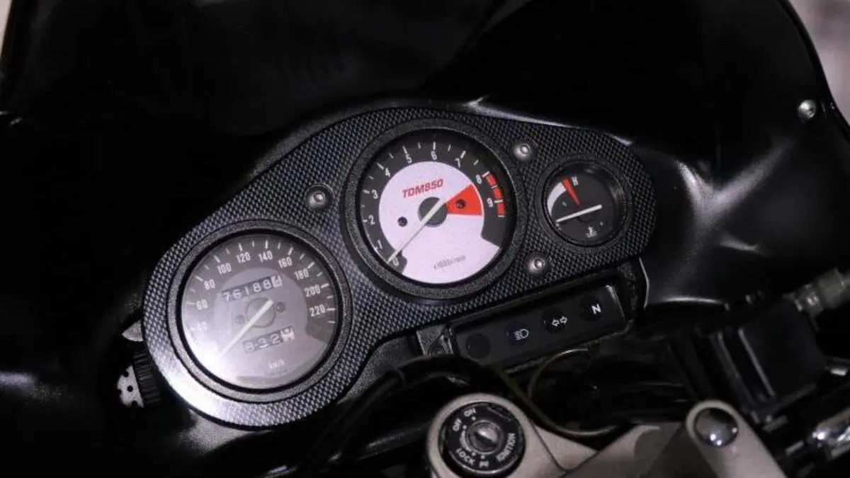 Yamaha TDM 850 (1996 - 01)  (6)