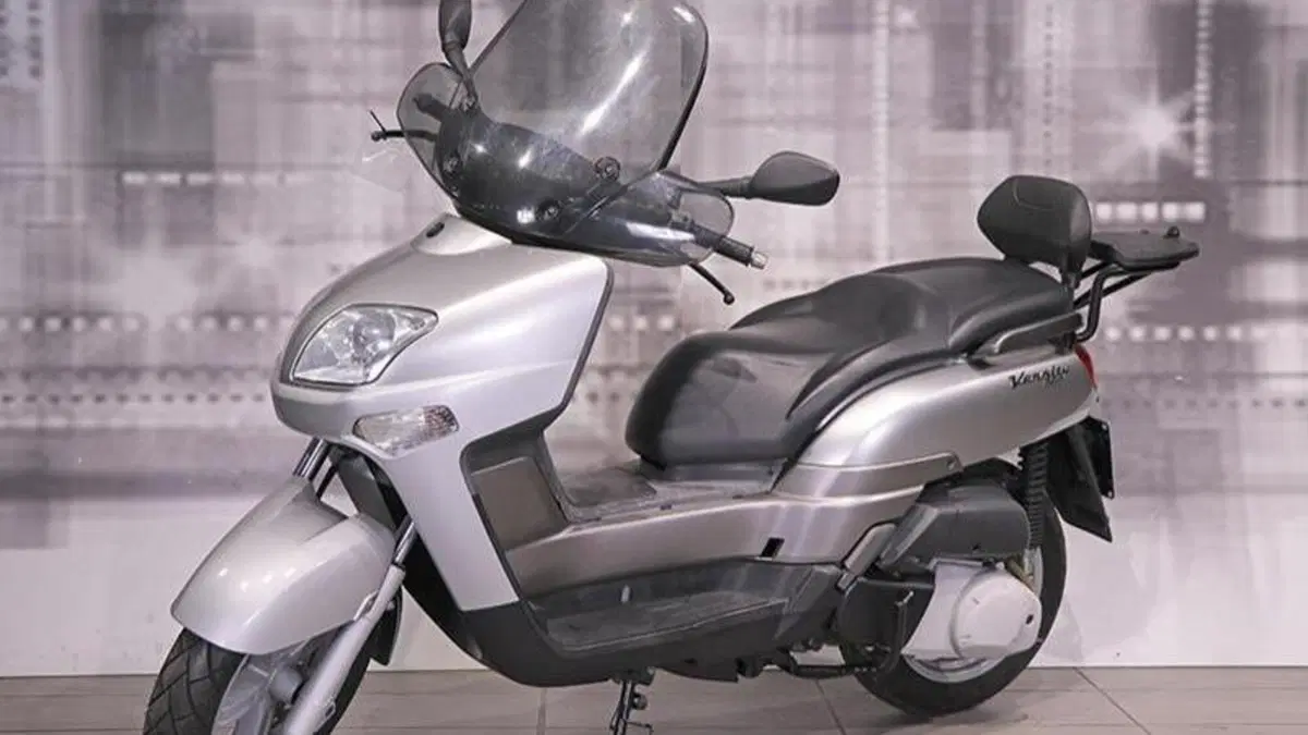 Yamaha XC 300 Versity  (6)