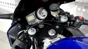 Yamaha YZF R6 (1999 - 00)  (6)