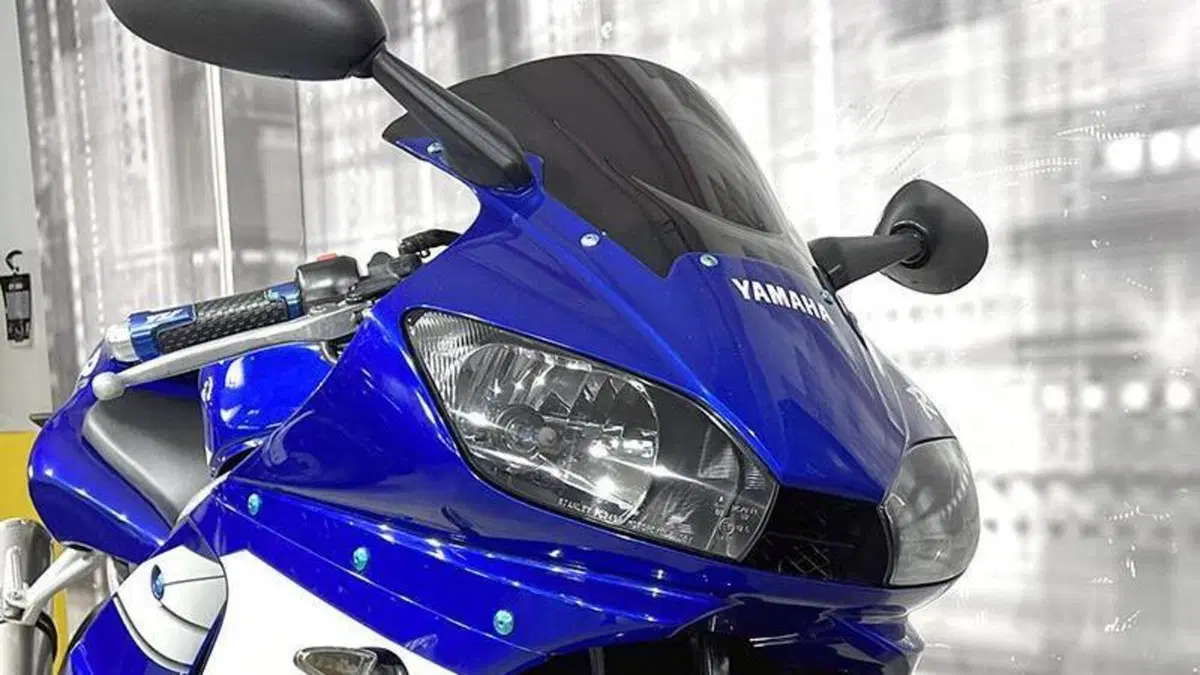 Yamaha YZF R6 (1999 - 00)  (9)