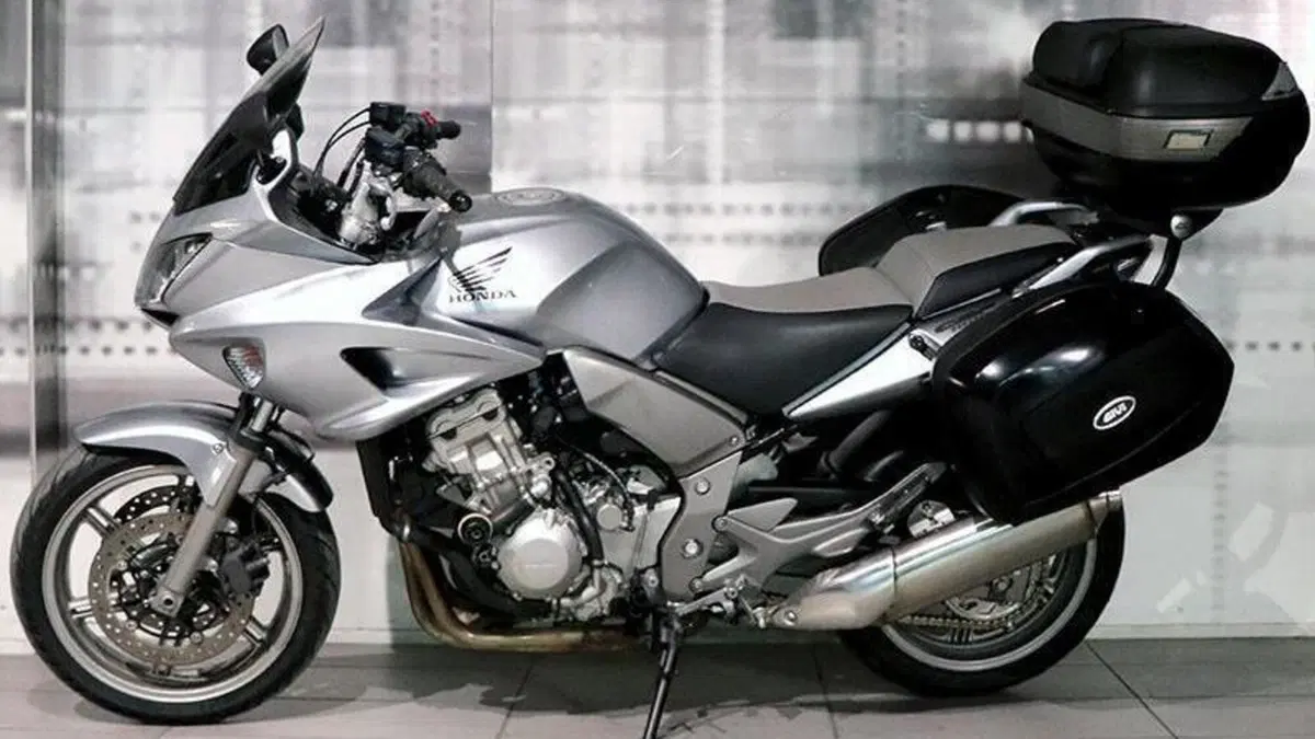 Honda CBF 1000  (6)