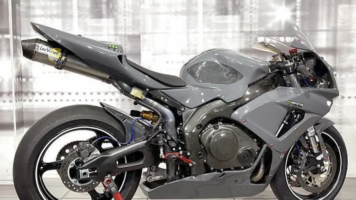 Honda CBR 1000 RR Fireblade (2006 - 07)  (8)