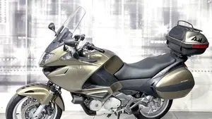 Honda Deauville 700   (7)