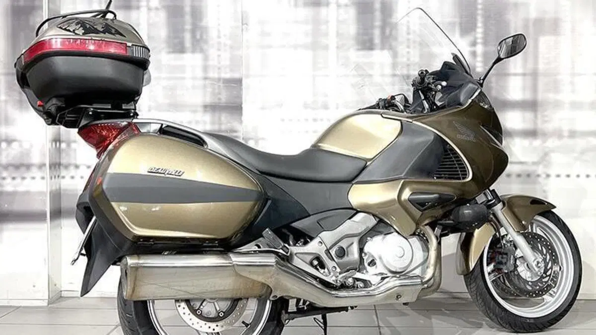 Honda Deauville 700   (8)