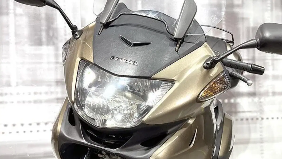 Honda Deauville 700   (9)