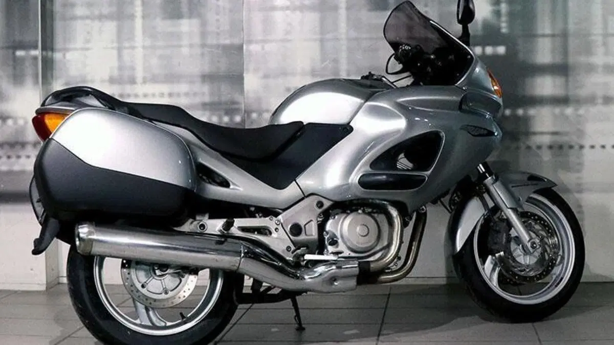 Honda Deauville 650 (2002 - 05)  (7)