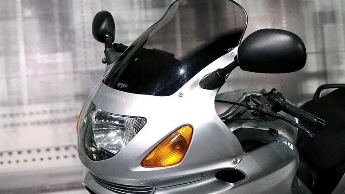 Honda Deauville 650 (2002 - 05)  (8)