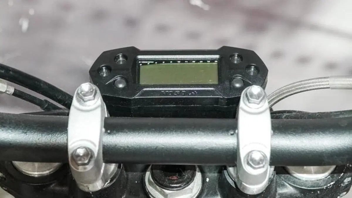 Honda NX 650 Dominator (1988 - 90)  (6)
