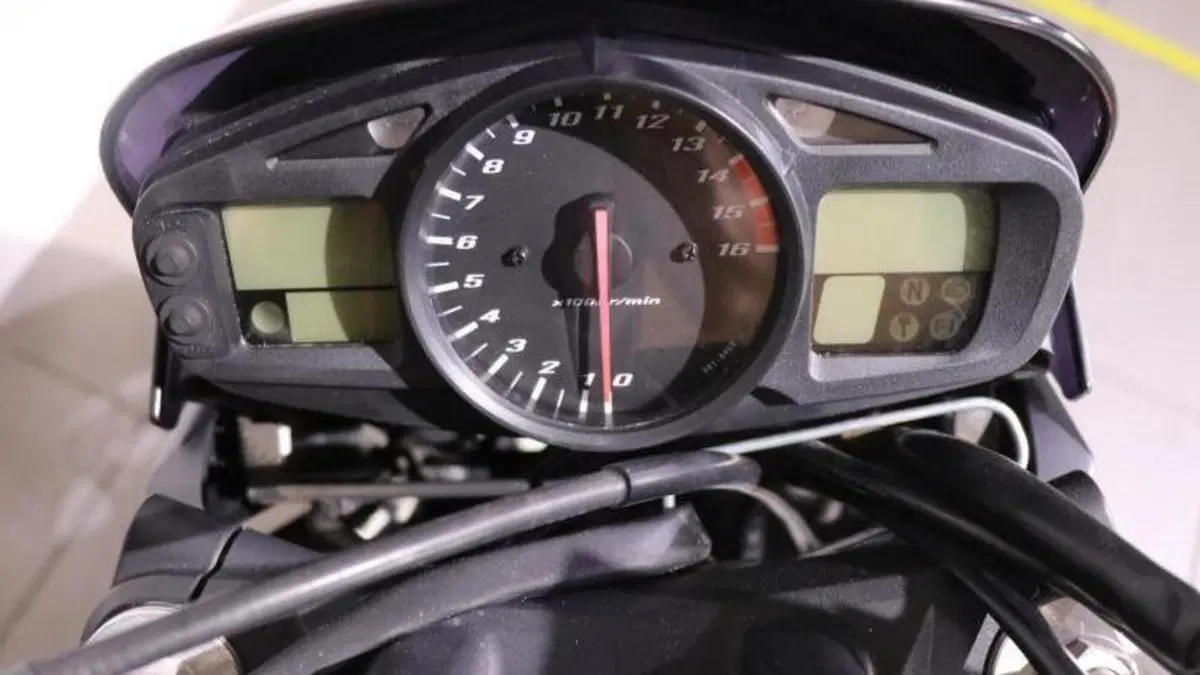 Suzuki GSR 600 (2006 - 11)  (5)