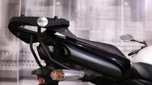 Suzuki GSR 600 (2006 - 11)  (8)