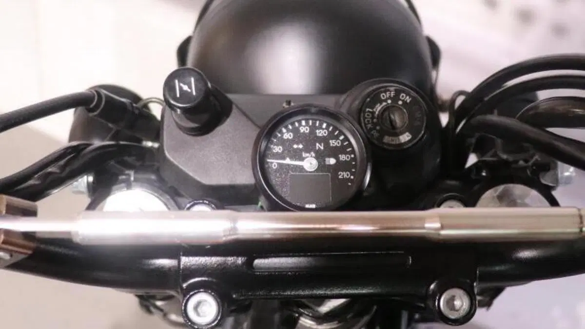 Suzuki XF 650 Freewind (1997 - 03)  (6)