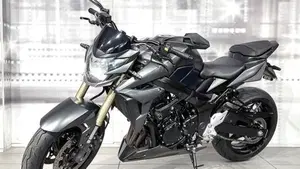 Suzuki GSR 750 (2010 - 15)  (7)
