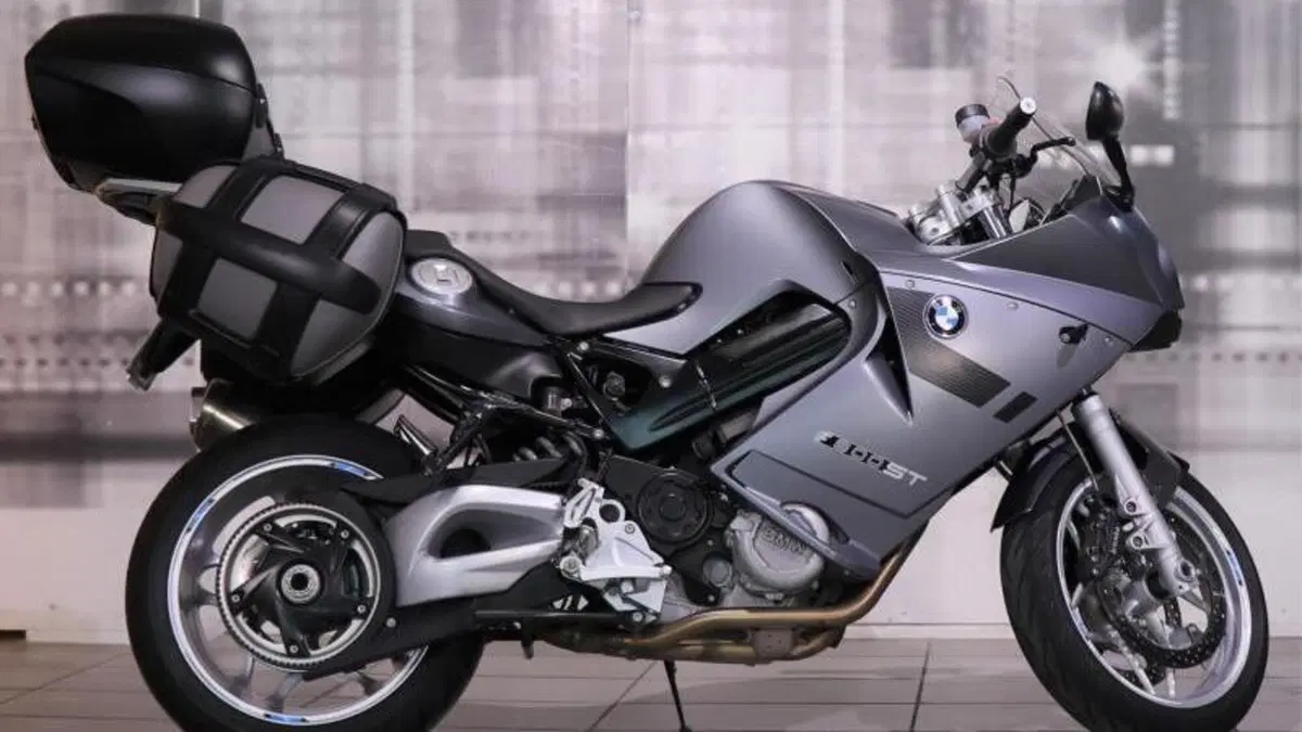 Bmw F 800 ST  (8)