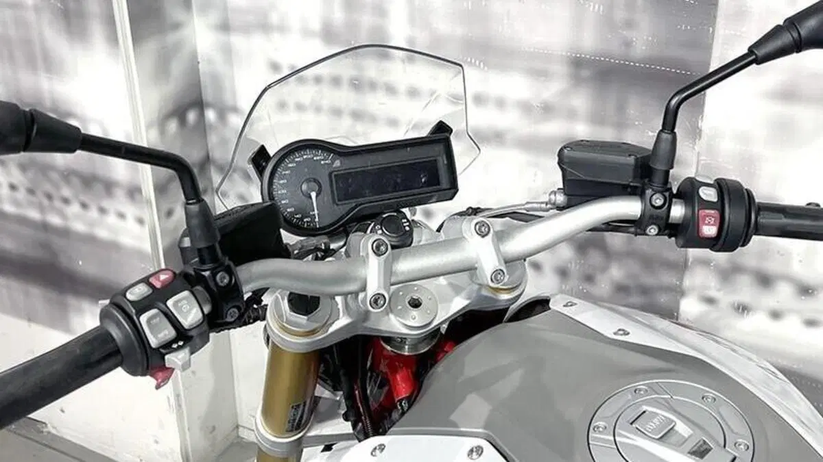 Bmw R 1200 R (2015 - 16)  (6)