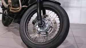 Moto Guzzi V7 II Racer (2015 - 17)  (9)