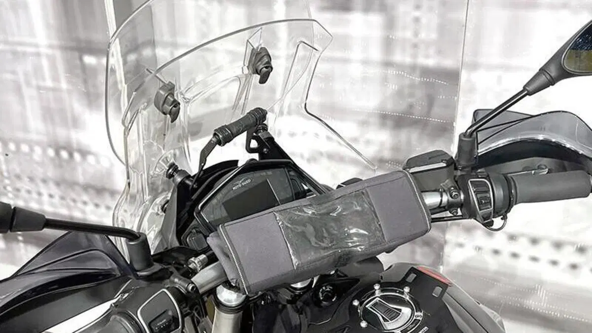 Moto Guzzi V85 TT (2021 - 23)  (6)