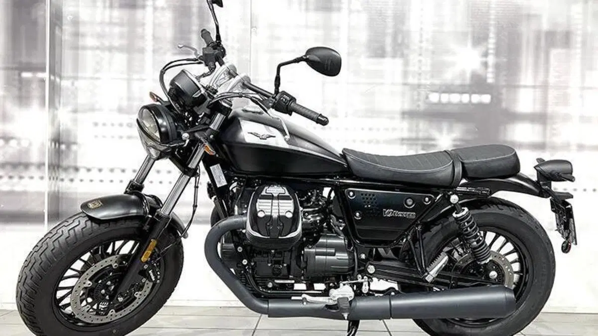 Moto Guzzi V9 Bobber (2021 - 25)  (7)