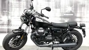 Moto Guzzi V9 Bobber (2021 - 25)  (7)