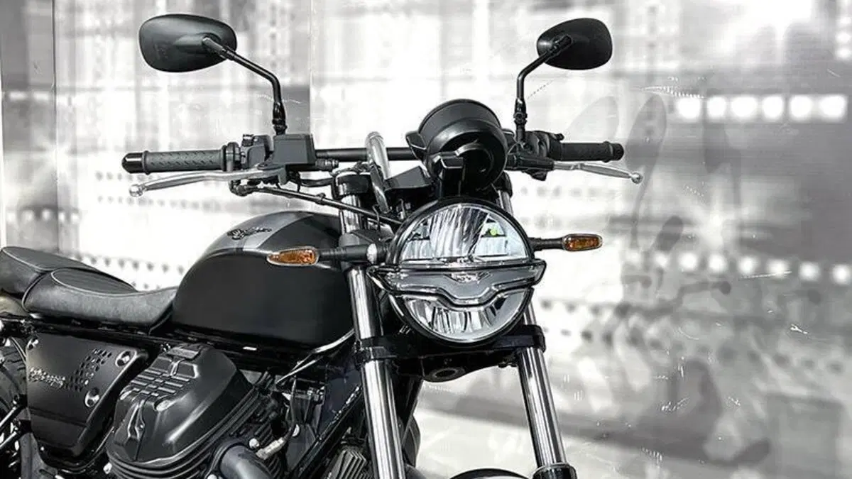 Moto Guzzi V9 Bobber (2021 - 25)  (9)