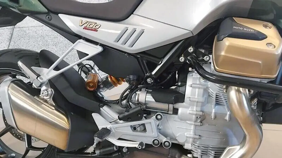 Moto Guzzi V100 Mandello S (2022 - 24)  (7)