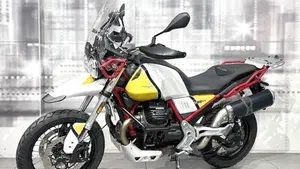 Moto Guzzi V85 TT Evocative Graphics (2019 - 20)  (7)