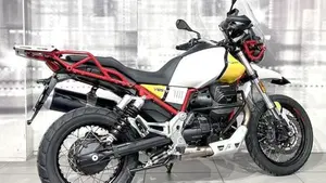 Moto Guzzi V85 TT Evocative Graphics (2019 - 20)  (8)