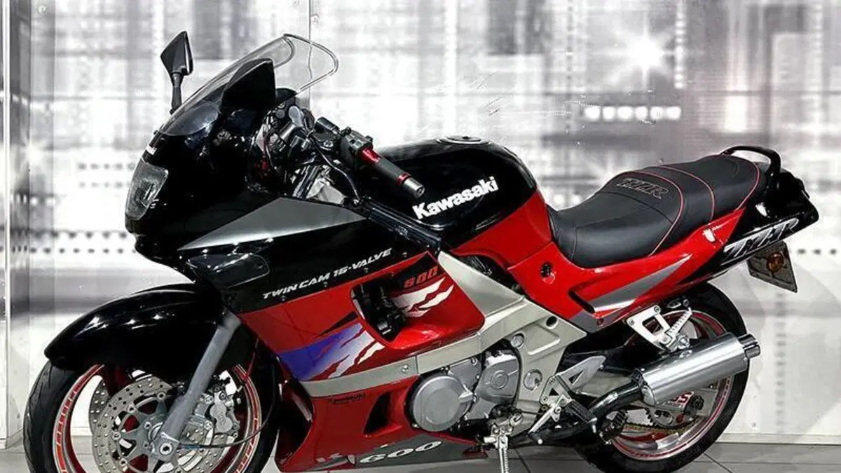 Kawasaki ZZR 600 (1990 - 00)  (7)